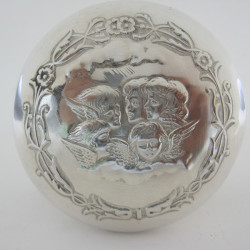 Late Victorian Oval Silver Tobacco or Trinket Box (1901)